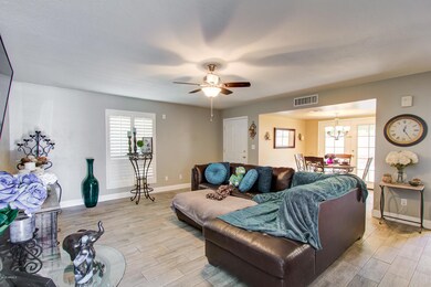005_Living Room