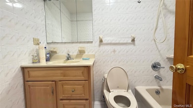 9461 43rd Ave, Elmhurst, NY 11373 - photo 5