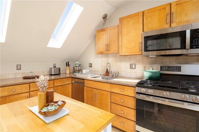 18 Braman St unit 3, Providence, RI 02906 - photo 3