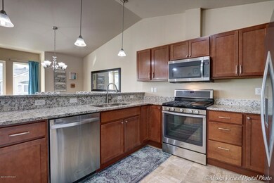 Kichen w/Granite Counters