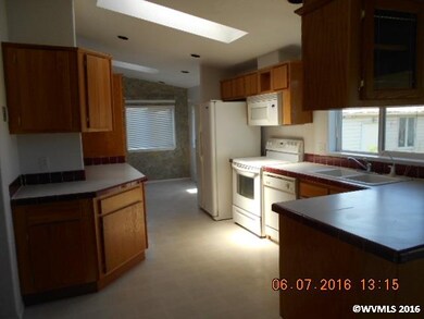 2150 E Ellendale Ave, Dallas, OR 97338 - photo 3