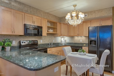 05 Kitchen and Dining