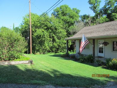 201 Maple St, Sugar Grove, OH 43155 - photo 3