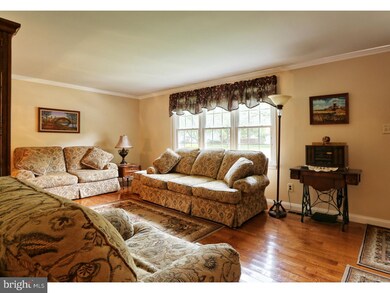 147 Fox Chase Dr, Delran, NJ 08075 - photo 4