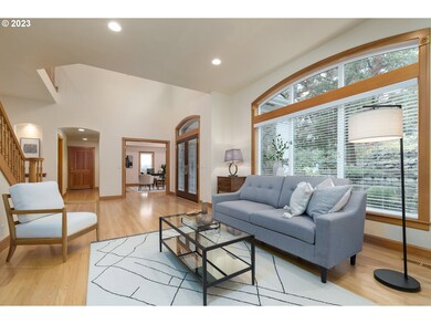 Living Room/Entrance
