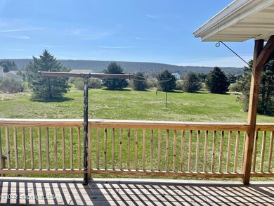 222 Earl Dr, Brodheadsville, PA 18322 - photo 3