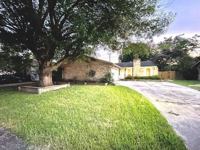 10727 Heather Hill Dr, Houston, TX 77086 - photo 2