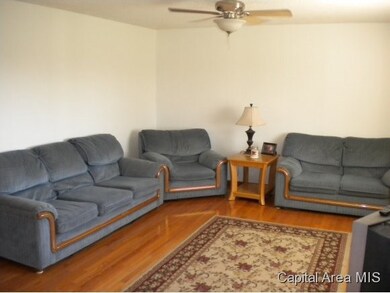 20582 Garner Rd, Virginia, IL 62691 - photo 5