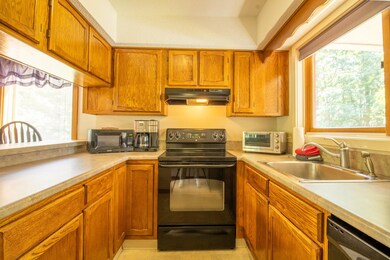 5 Autumn Ave unit 7, Lincoln, NH 03251 - photo 6