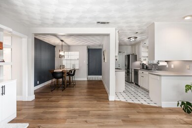 848 Timberhill Dr, Hurst, TX 76053 - photo 5