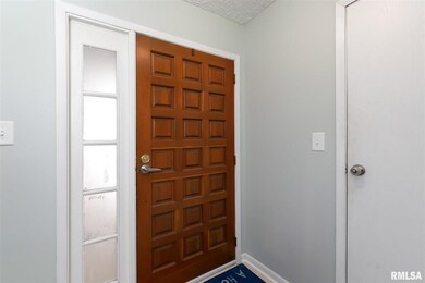 1341 W 59th St, Davenport, IA 52806 - photo 2