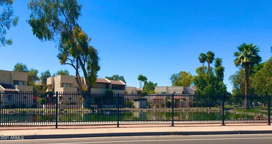 Lakebrook Frontage
