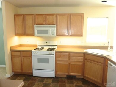 19683 Poplar St, Bend, OR 97702 - photo 3