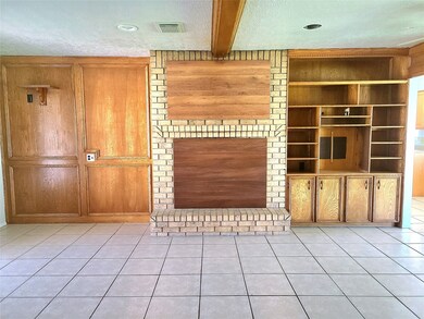 10523 Kirkhill Dr, Houston, TX 77089 - photo 2