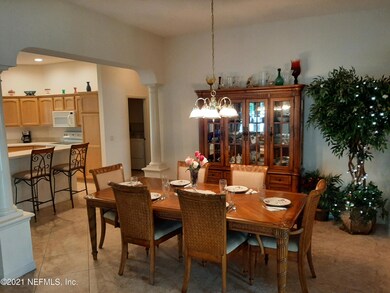 Dining Room Photo 1