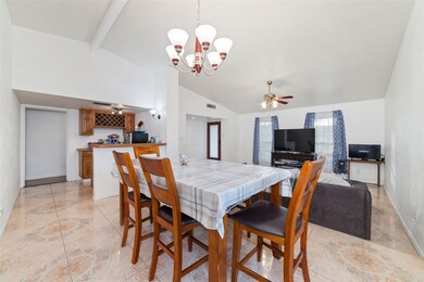 15711 Danford Dr, Houston, TX 77053 - photo 5