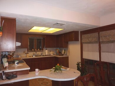 1377 Watson St, Scranton, PA 18504 - photo 4