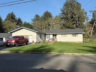 740 Vipond Dr, Crescent City, CA 95531 - photo 4