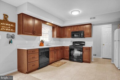 240 Bainbridge Cir, Reading, PA 19608 - photo 6