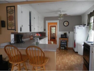 82 Sunnyside St, Manchester, NH 03103 - photo 2