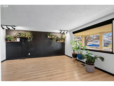 2205 SW Perkins Ave, Pendleton, OR 97801 - photo 7