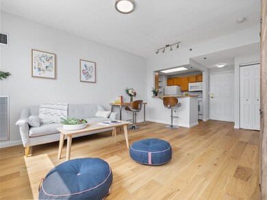 Glass Factory Condominiums unit 404, Cambridge, MA 02141 - photo 3