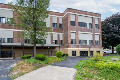 222 S Ten Broeck St-7