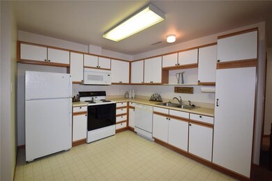4533 1st Ave SW unit 7, Cedar Rapids, IA 52405 - photo 4
