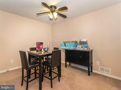 40 Lauren Ct unit 214, Levittown, PA 19057 - photo 6