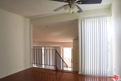 18444 Collins St unit 14, Los Angeles, CA 91356 - photo 7