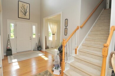 160 Robert Dr, Allentown, PA 18104 - photo 3