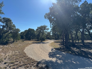 620 Lake Forest Rd, Pipe Creek, TX 78063 - photo 3