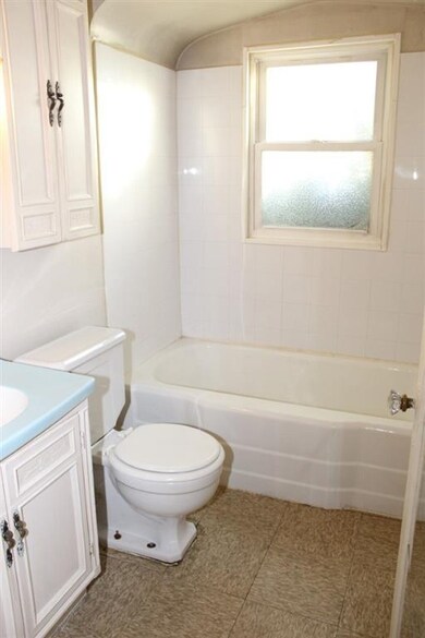 1021 E Columbia St unit 1019 & 1021, Evansville, IN 47711 - photo 4