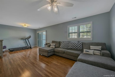 50 Strawberry Commons, Riverhead, NY 11901 - photo 7