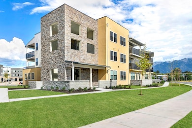 736 W Blue Magic Ln, Sandy, UT 84070 - photo 2