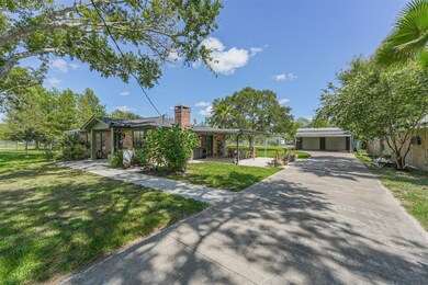 7515 County Road 172, Alvin, TX 77511 - photo 3