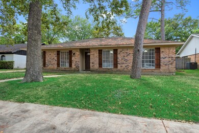 7215 Deep Forest Dr, Houston, TX 77088 - photo 3