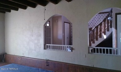 LIVING ROOM (2)