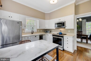 702 Kings Ct, Alexandria, VA 22302 - photo 7