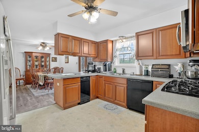 386 Loomis Ave, Coatesville, PA 19320 - photo 6