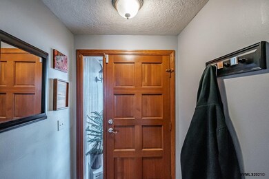 626 J David St SE, Salem, OR 97306 - photo 5