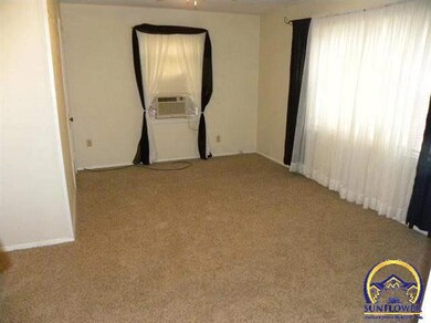 2421 SW 25th Dr, Topeka, KS 66611 - photo 2