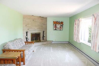 1027 Hodges Dr, Columbus, OH 43204 - photo 5