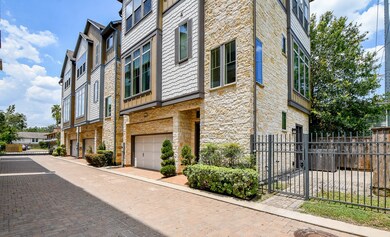 818 Yale St unit A, Houston, TX 77007 - photo 4