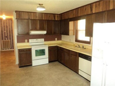 225 Lakeview St, Manchester, TN 37355 - photo 4