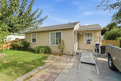 546 N Watts Ave, Stockton, CA 95205 - photo 2
