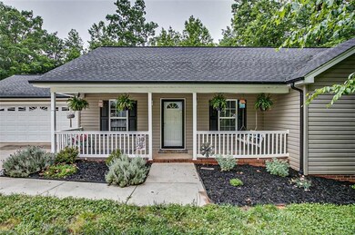 2274 Regency Dr, Randleman, NC 27317 - photo 2