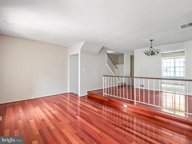 2308 Hunters Square Ct, Reston, VA 20191 - photo 4