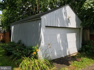 742 E Marion St, Lancaster, PA 17602 - photo 4