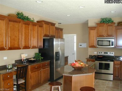 10575 Angelina Dr, North Royalton, OH 44133 - photo 5